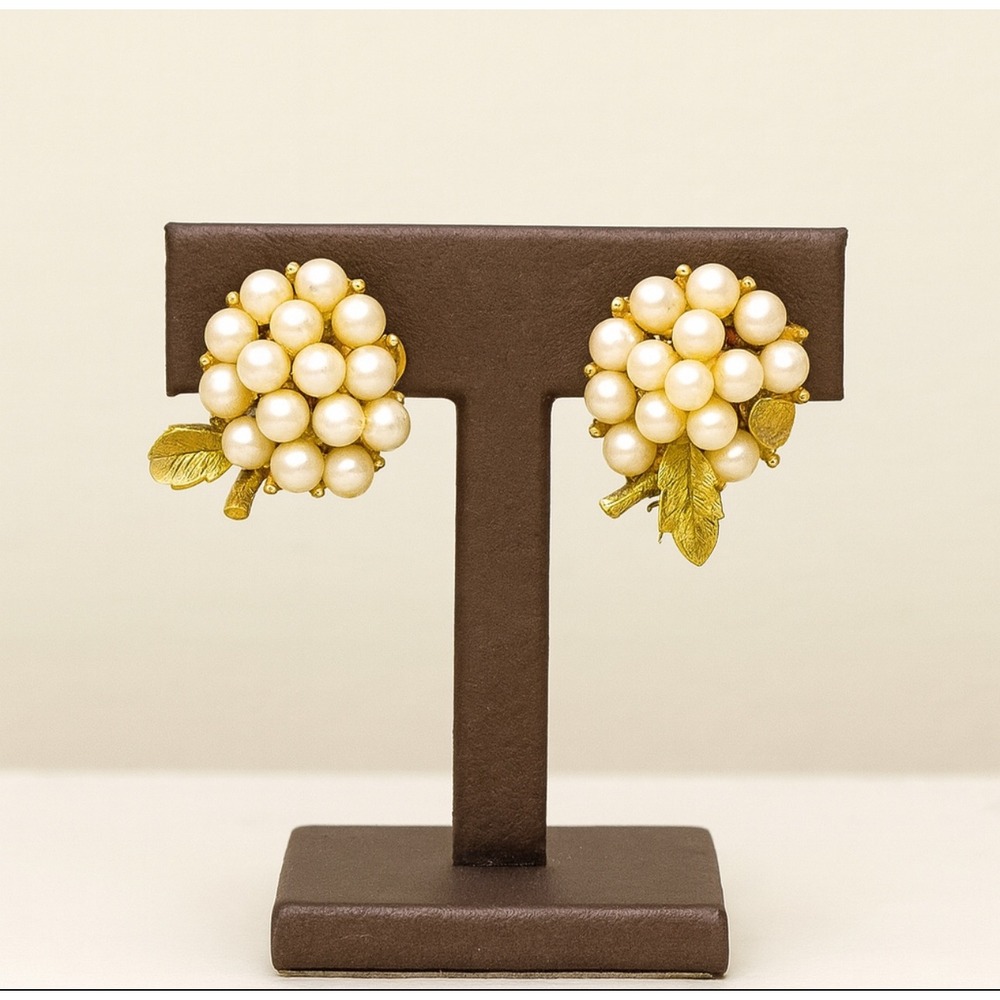 Vintage Chunky Gold Toned Pearly Clip On Leafy earrings Elegant Classy Old money